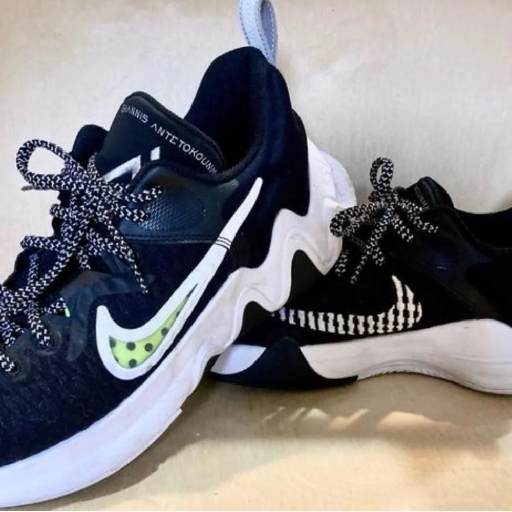Nike Kids Black and White Sneakers with Green Accents